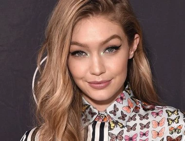 Η άσεμνη χειρονομία της Gigi Hadid στην Μύκονο (ΒΙΝΤΕΟ)